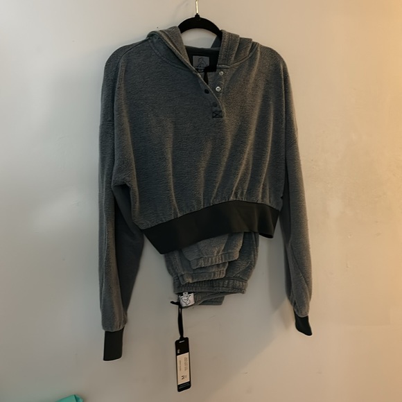 ✨NWT KAWALATEE GRAY INSIDE OUT SET✨ - Picture 7 of 12